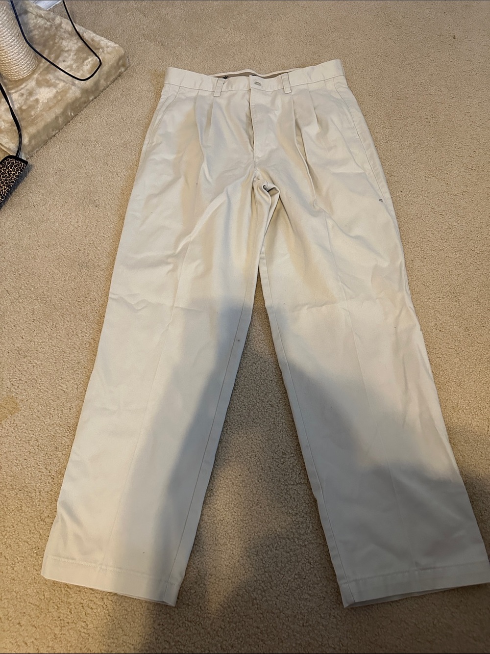 Men’s Dockers slacks